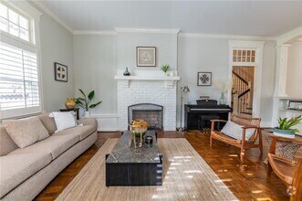 592 Moreland Ave NE