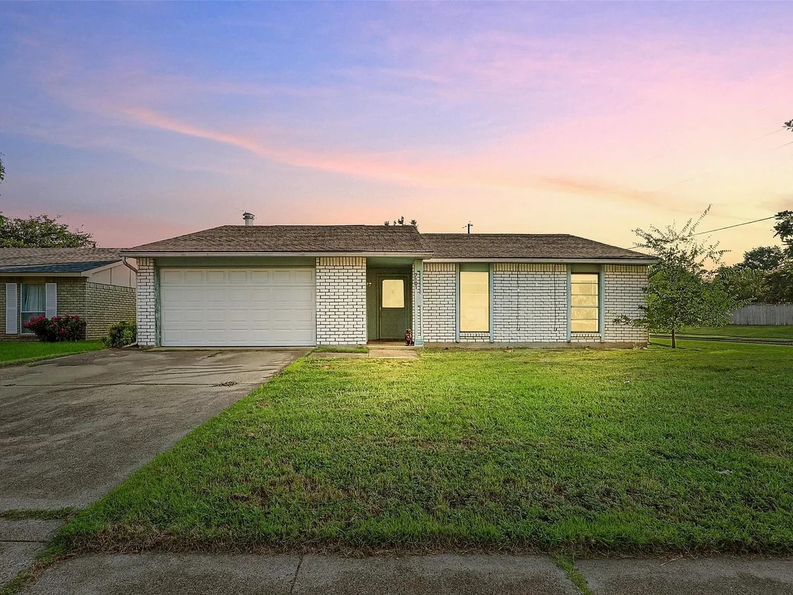 Primary Photo - 7101 Christie Ln