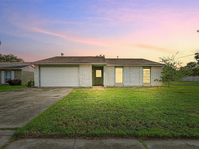 Building Photo - 7101 Christie Ln
