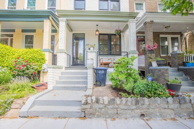 Building Photo - Lovely 2 BR/2 BA Townhome in Columbia Heig...