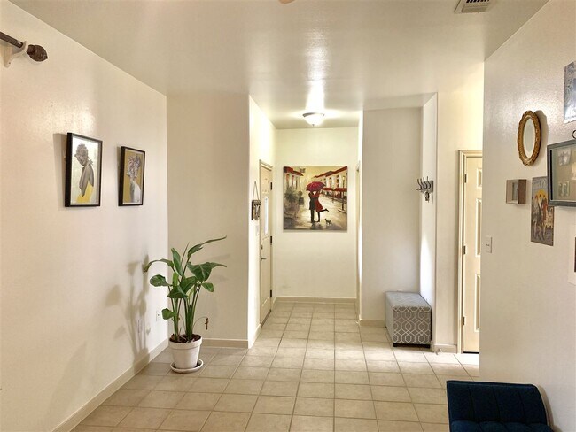 Building Photo - 2445 Monarch Dr