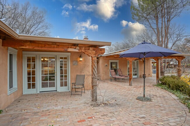 Building Photo - 432 Montano Ln