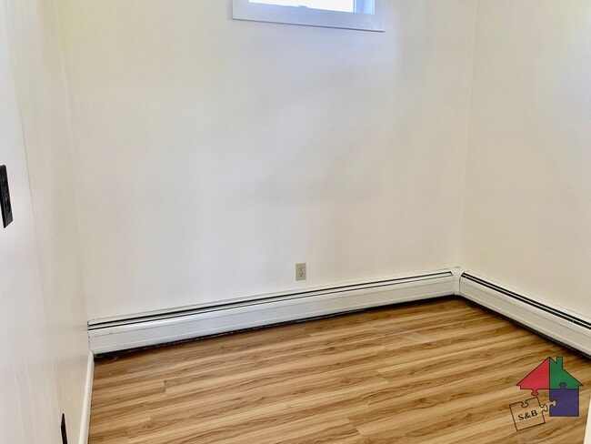 Building Photo - 68 Upper Hollow Rd