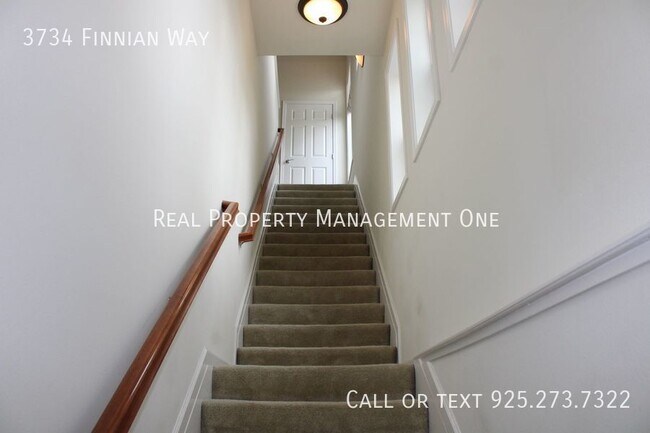 Building Photo - Beautiful 2 Bed/2 Bath Condo in Perfect Du...