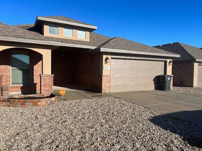 Foto del edificio - For Lease - 1421 Derrick - Odessa TX