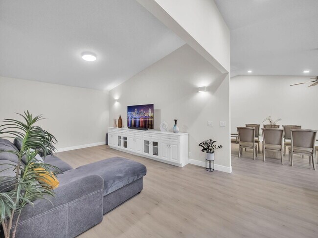 Foto del edificio - 1598 SW 19th St