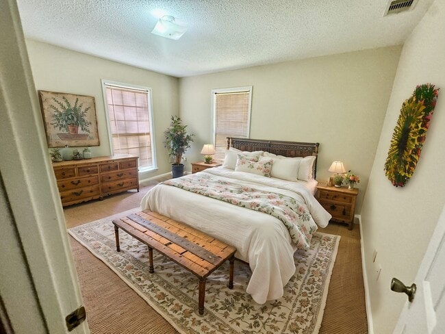 Foto del edificio - 802 N Taylor Ct