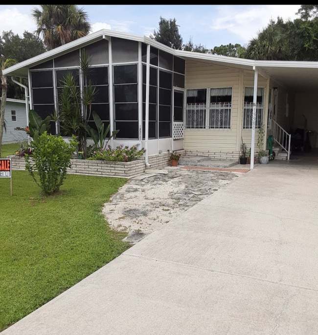 Building Photo - 15580 Royal Coach Cir