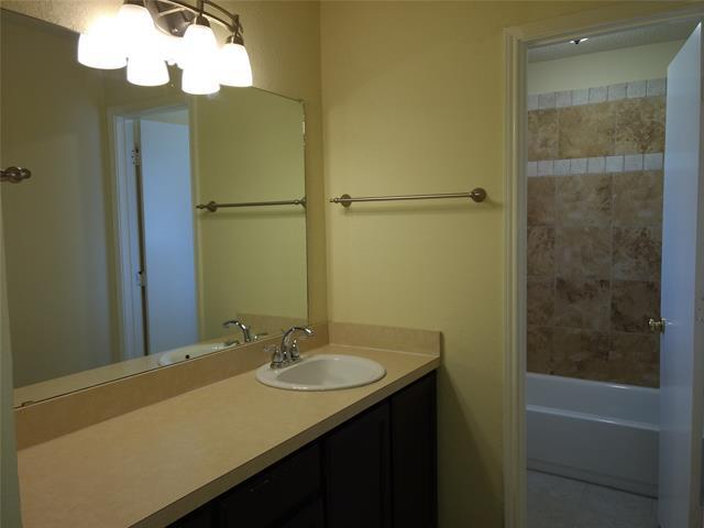 Foto del edificio - 735 Bluebonnet Dr