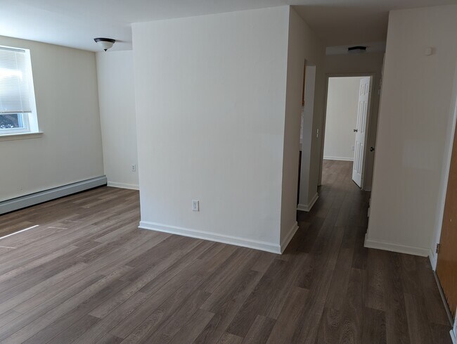 Sala de estar - 1700/mes - 1er piso - Rosewood Gardens