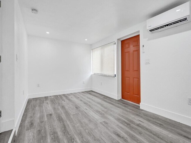 Foto del edificio - 940 SW 28th St