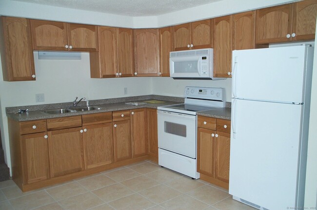 Foto del edificio - 1678 Center Groton Rd