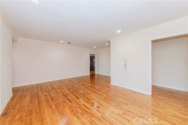 Foto del edificio - 2740 Burkshire Ave