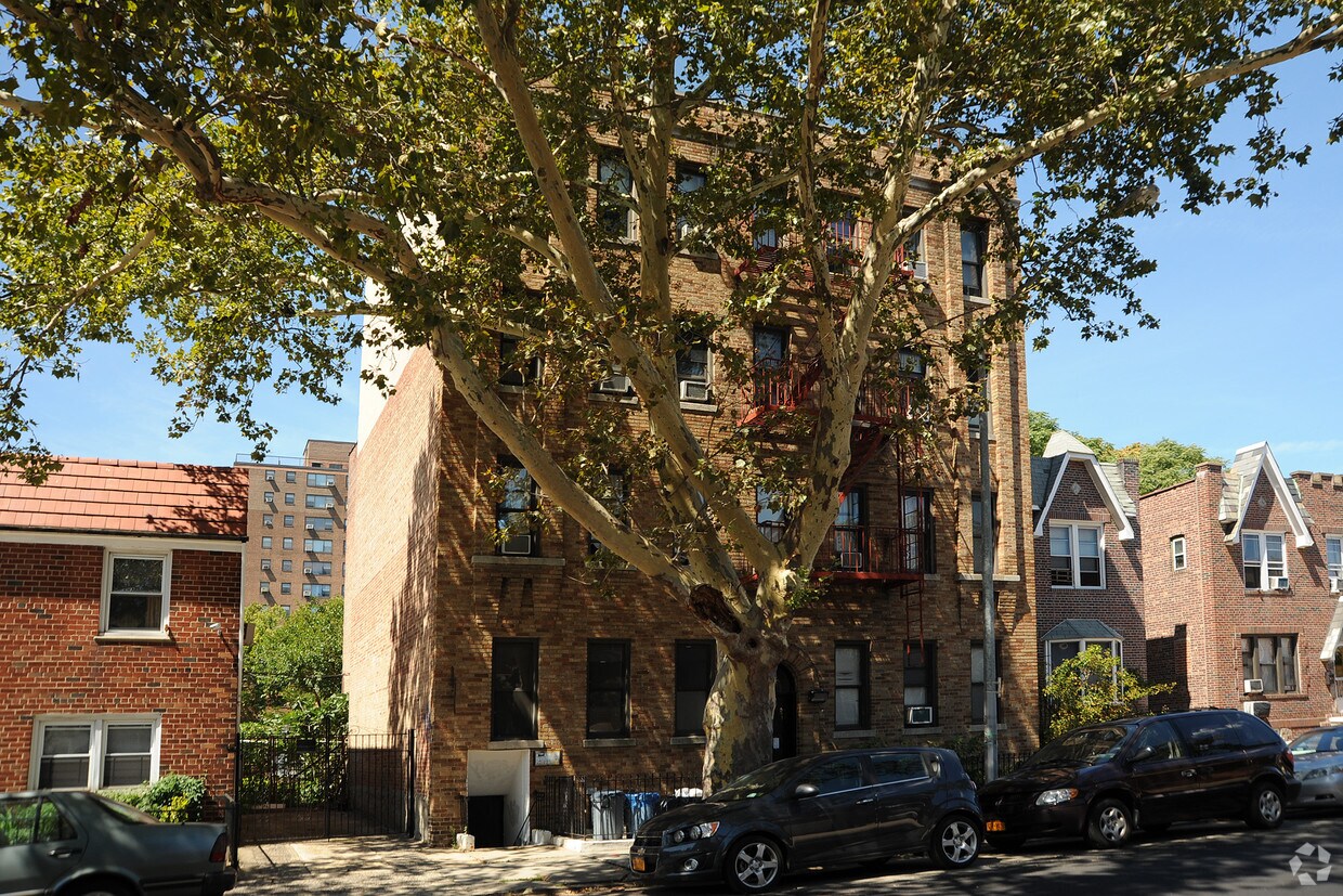 Foto del edificio - 33-54 28th St