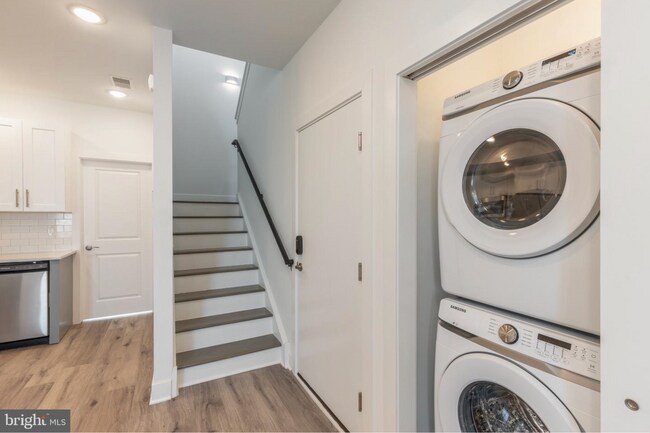 Foto del edificio - 1423 N 8th St