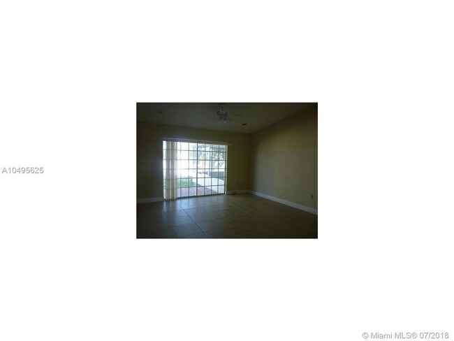 Building Photo - 7221 SW 39th Ct