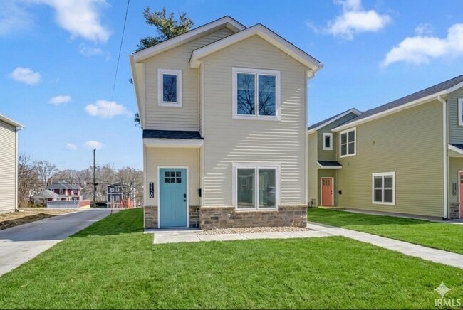 Building Photo - 1112 N Woodburn Ave