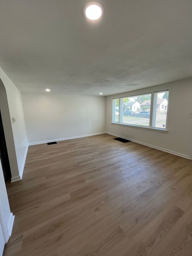 Foto del edificio - Newly Renovated 3 Bedroom, 2 Bathroom Home