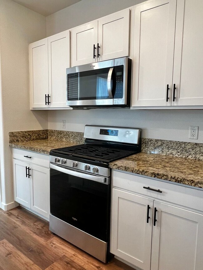 Building Photo - 4706 Black Falcon Way - Stunning Sun Valle...