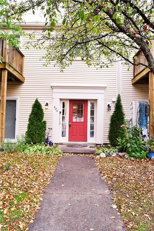 Primary Photo - 924 Chestnut Hill Dr