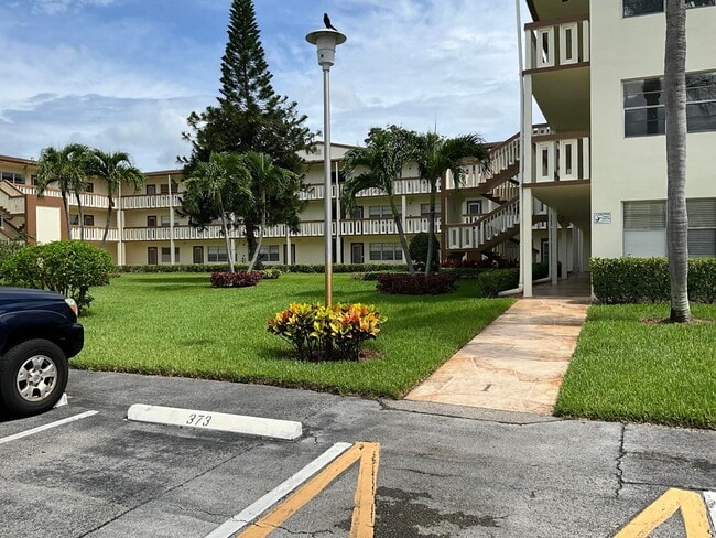 Foto del edificio - 347 Mansfield I
