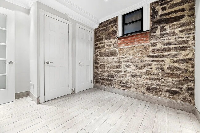 Building Photo - 47 1/2 East 1st Street