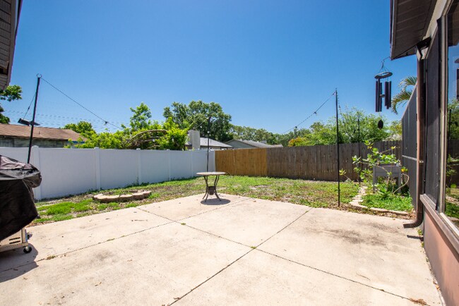 Foto del edificio - 502 Timber Bay Cir E