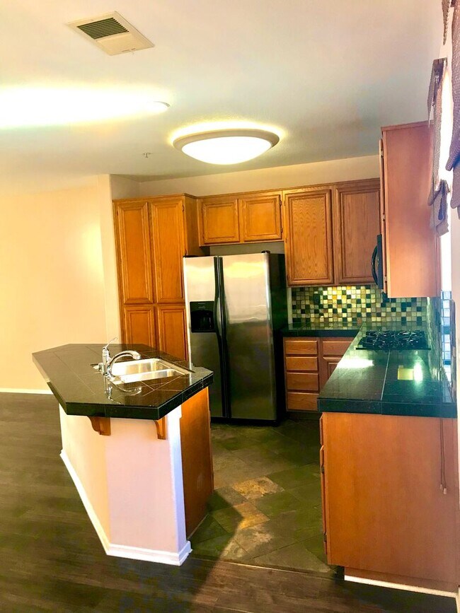Building Photo - 2-bed 2.5 bath townhome in Cascada (Rancho...