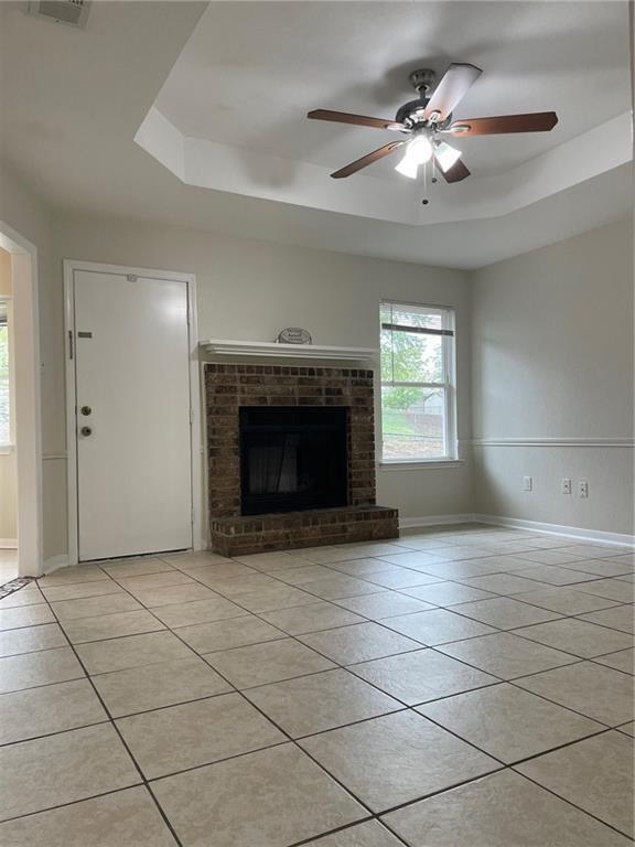 Building Photo - 211 Spur Dr