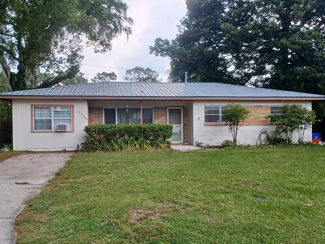 1428 NE 21 Ave, Gainesville, FL 32609 House Rental in Gainesville, FL