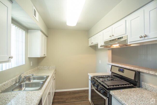 2HAB, 2BA - 952 ft² (renovado) - Redlands Towne Square Apartments