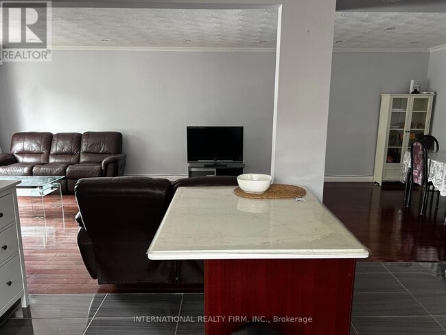 Building Photo - 14 Reiber Crescent