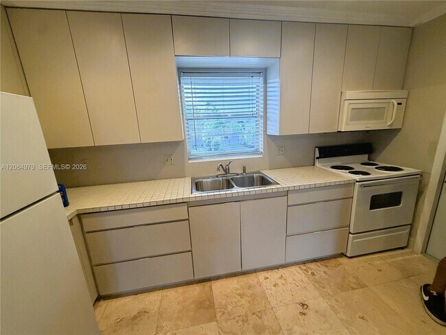 Foto del edificio - 7550 SW 82nd St