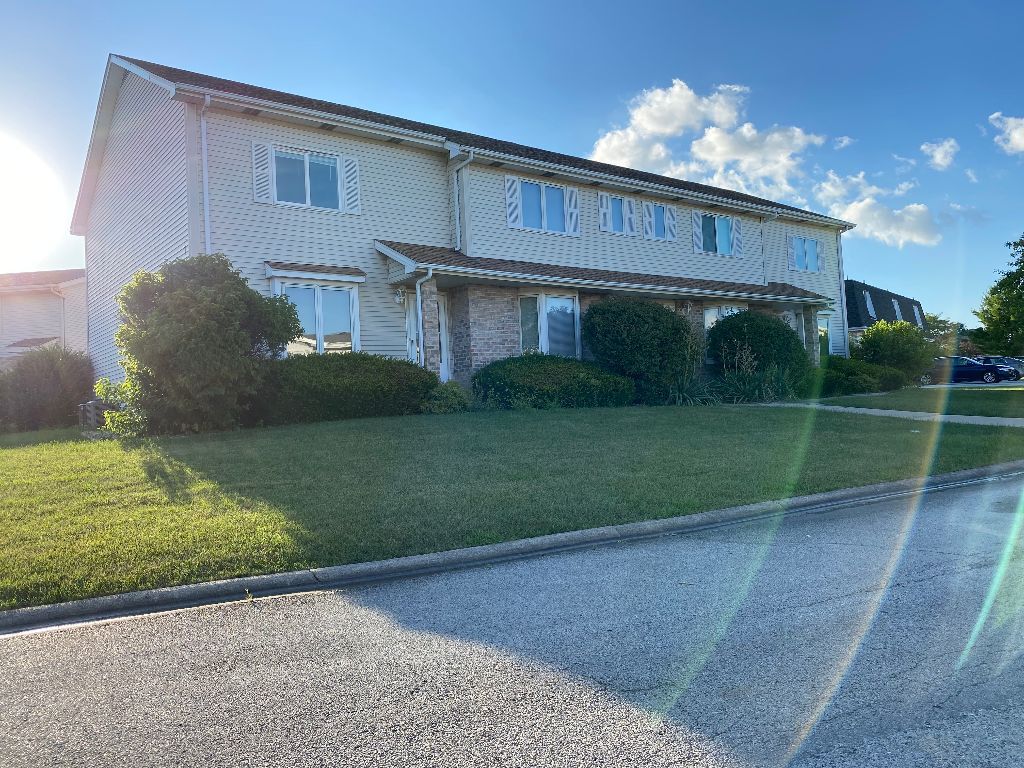 Primary Photo - 475 Plum Creek Ct
