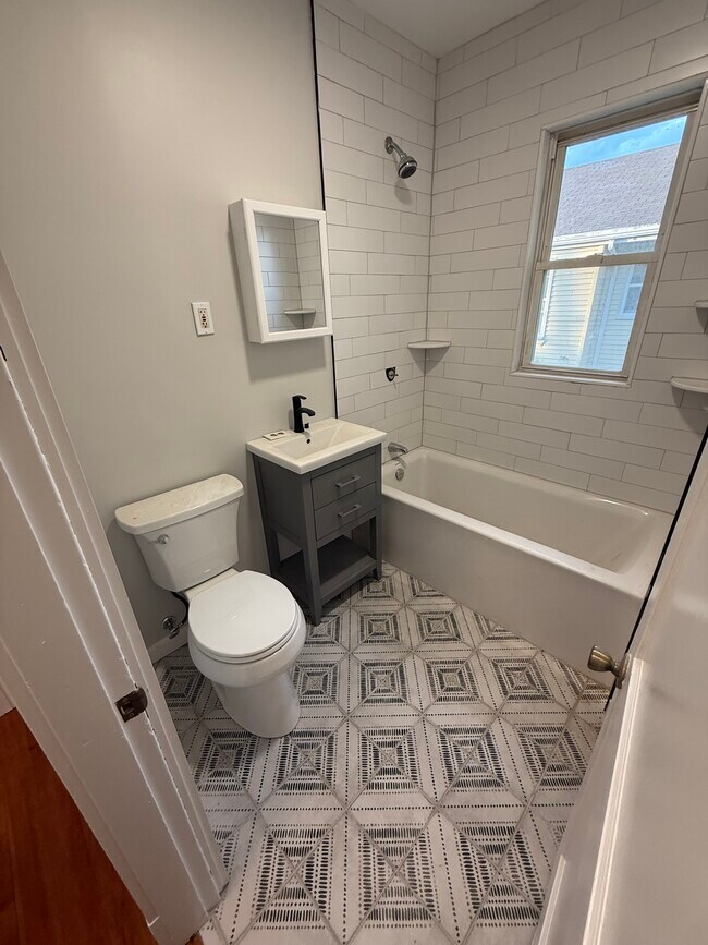 Building Photo - 86A Quincy St