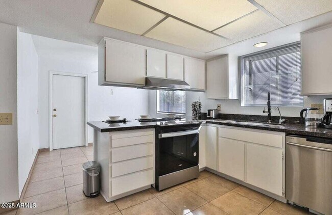 Foto del edificio - 10421 E Silvertree Dr
