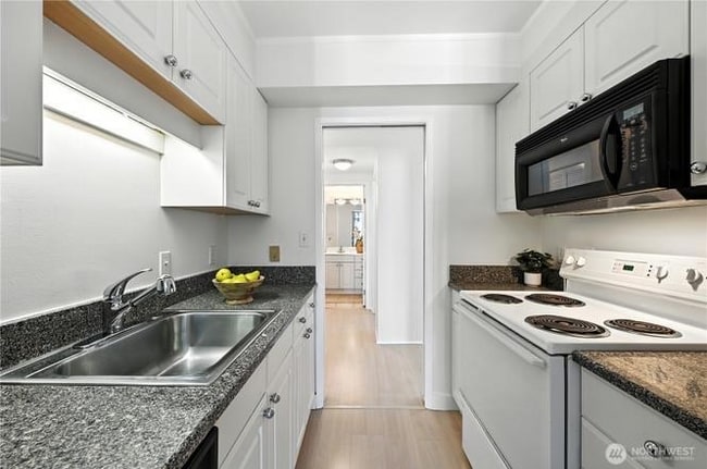 Foto del edificio - 2101 3rd Ave