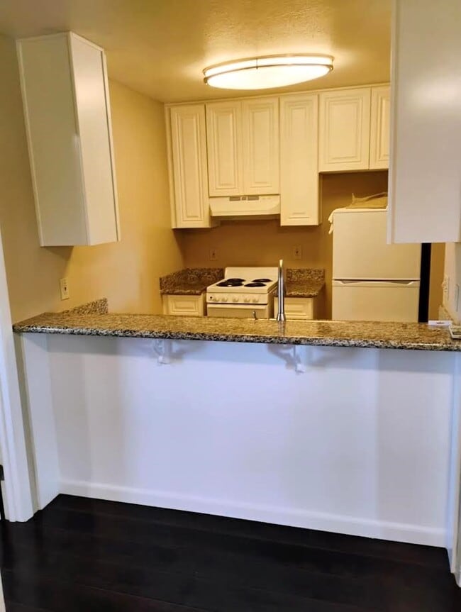 Photo - 1960 Prince George Dr Apartment
