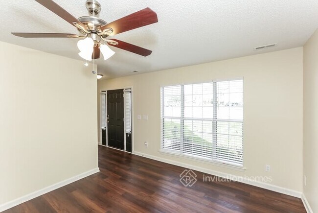 Foto del edificio - 5193 Poplar Glen Dr