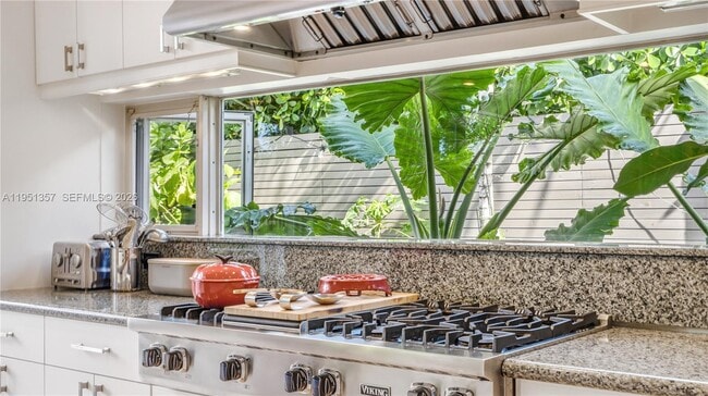 Foto del edificio - 4805 Cherokee Ave