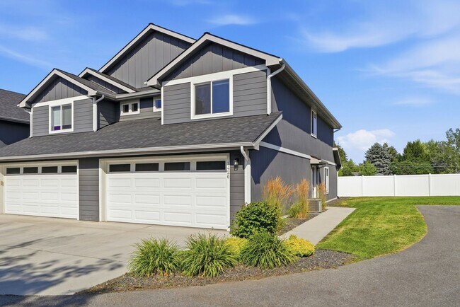 Foto del edificio - 1422 N Michigan Ln