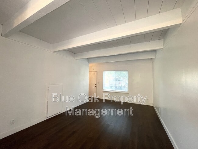 Building Photo - 1393 Nord Ave