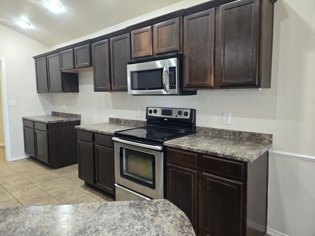 Building Photo - Beautiful 3/2/2 in Frenship ISD