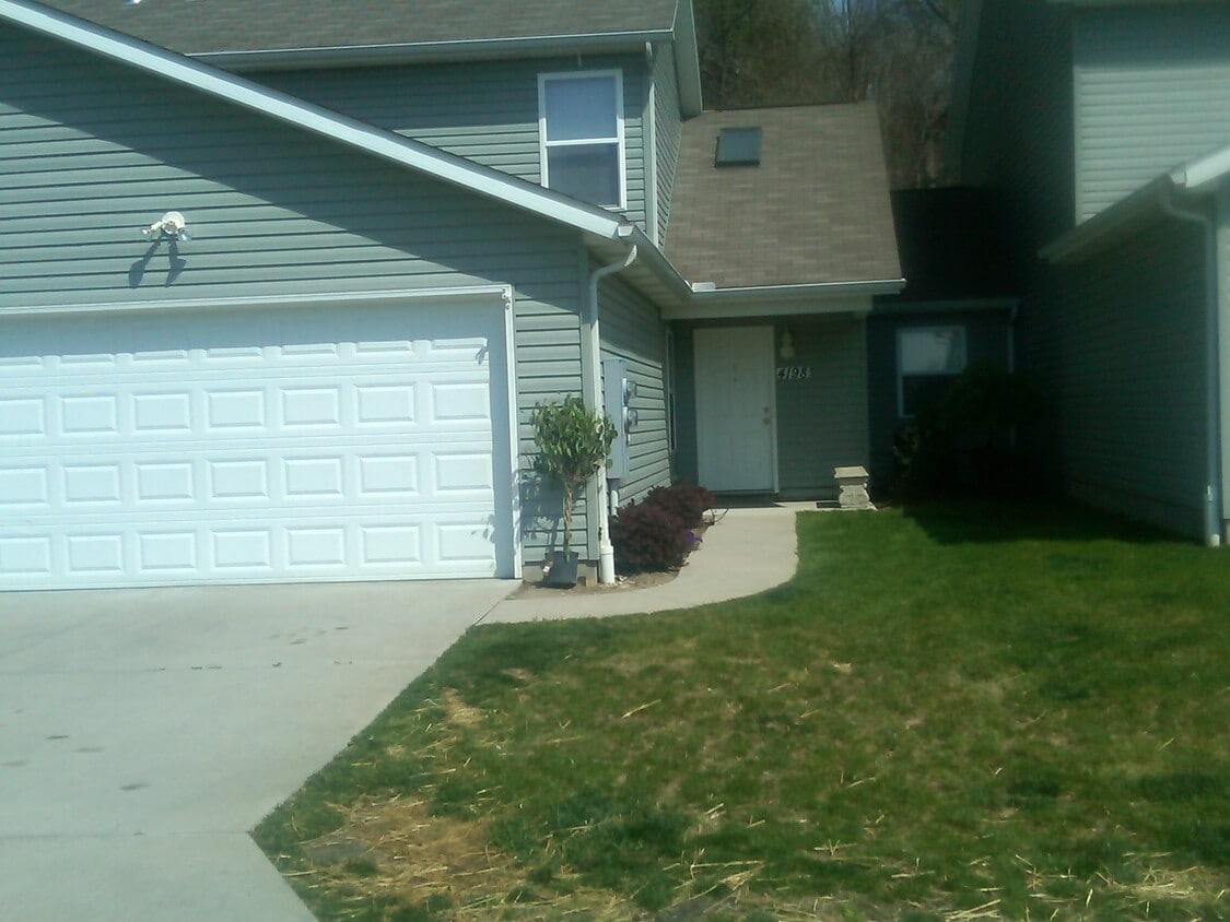 4188 Pine Dr, Rootstown, OH 44272 Townhome Rentals in Rootstown OH