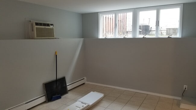 Building Photo - 131 Wood Ave
