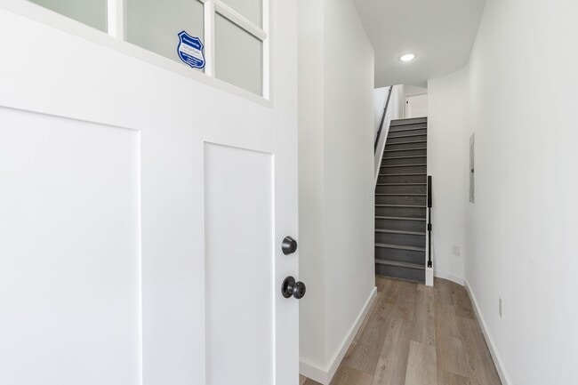 Photo - 5758 Spruce St Apartment