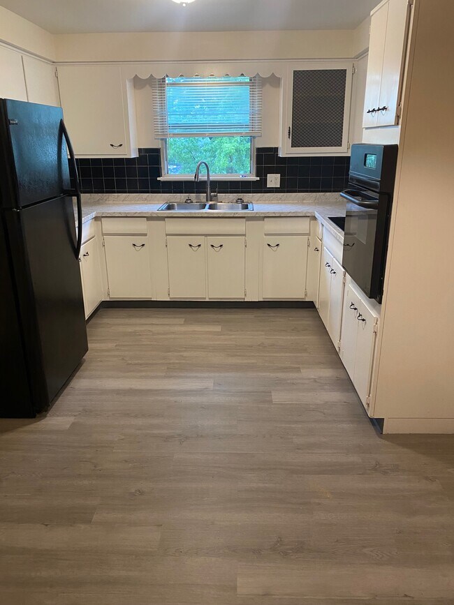 Foto del edificio - 636 Kenmore Ave