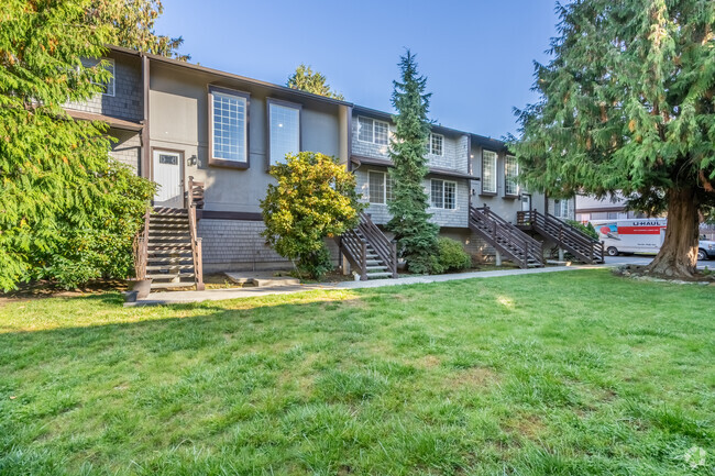Saratoga Townhomes Exterior Overview - Saratoga Townhomes