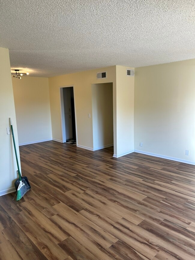 Photo - 515 Basswood Ave Apartment