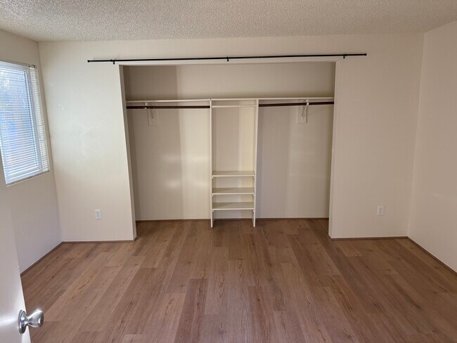 Dormitorio principal - 6293 SW Valley Ave